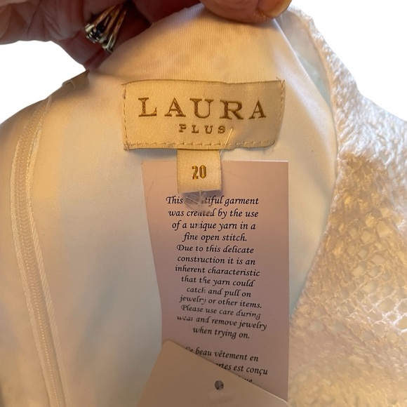 Laura Plus White Lace Dress-Size 20-Sleeveless/Fitted Bodice-Flared Skirt NWT - Picture 2 of 14